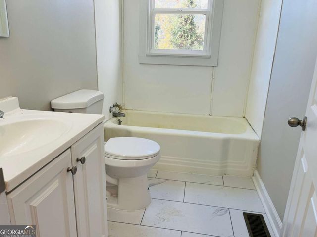 152 Fairview Drive, Fairburn, GA 30213