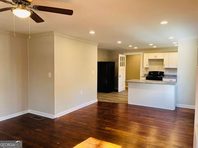 152 Fairview Drive, Fairburn, GA 30213