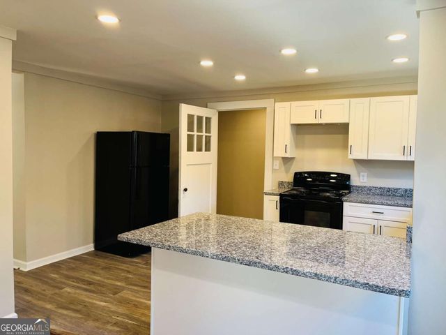 152 Fairview Drive, Fairburn, GA 30213