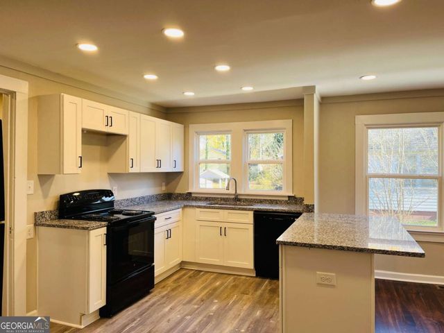 152 Fairview Drive, Fairburn, GA 30213