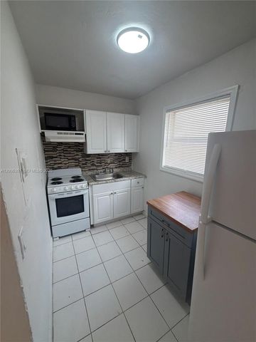 3669 Thomas Ave 10, Miami, FL 33133