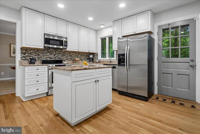 1014 POTOMAC LN, Alexandria, VA 22308