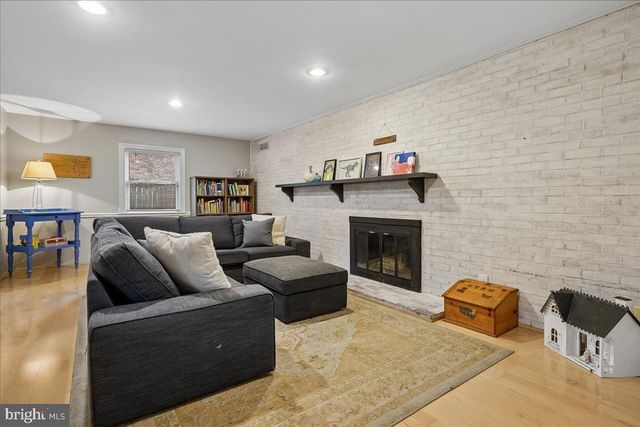 1014 POTOMAC LN, Alexandria, VA 22308