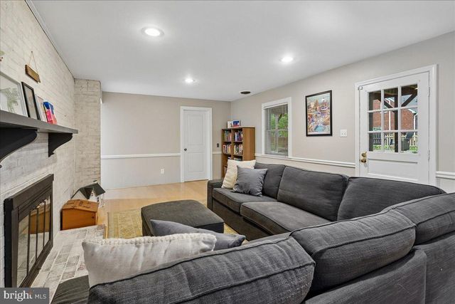1014 POTOMAC LN, Alexandria, VA 22308