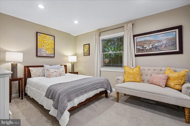 1014 POTOMAC LN, Alexandria, VA 22308