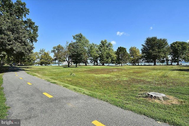 1014 POTOMAC LN, Alexandria, VA 22308
