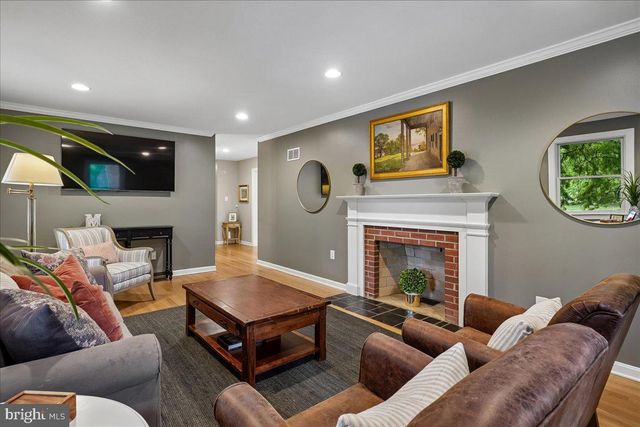 1014 POTOMAC LN, Alexandria, VA 22308