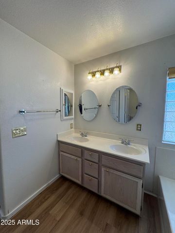 955 W COOLEY Drive, Gilbert, AZ 85233