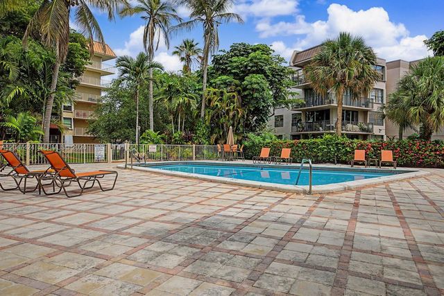 13120 SW 92nd Ave B-207, Miami, FL 33176