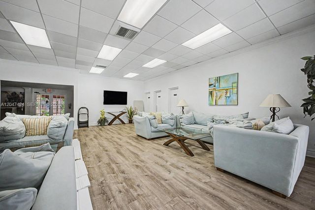 13120 SW 92nd Ave B-207, Miami, FL 33176