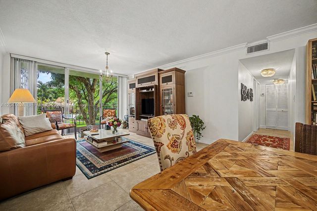 13120 SW 92nd Ave B-207, Miami, FL 33176