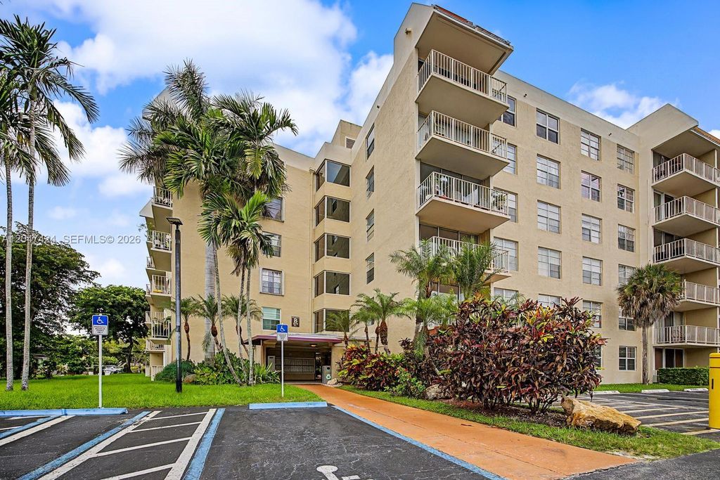 13120 SW 92nd Ave B-207, Miami, FL 33176