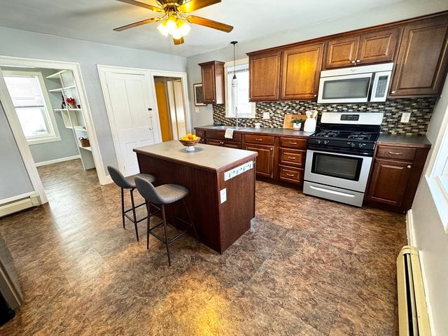 1232 Middleboro Ave, Taunton, MA 02718