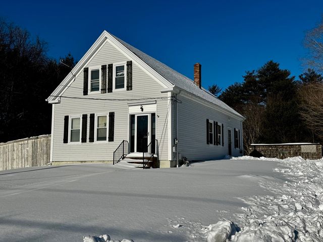 1232 Middleboro Ave, Taunton, MA 02718