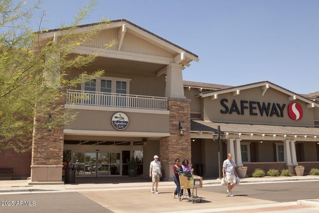 9083 S KRISTA Drive E 2, Goodyear, AZ 85338