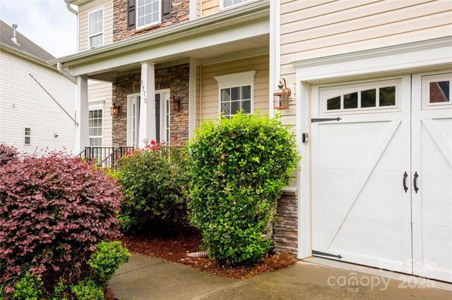 3510 Meadow Glen Court, Clemmons, NC 27012