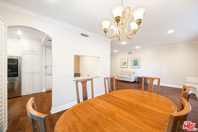 4949 Genesta Avenue 201, Encino (los Angeles), CA 91316