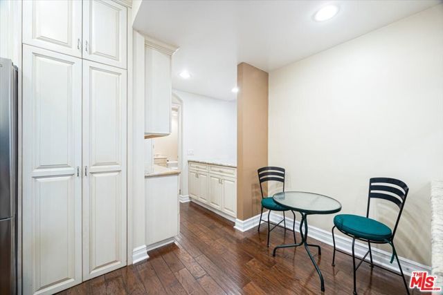 4949 Genesta Avenue 201, Encino (los Angeles), CA 91316