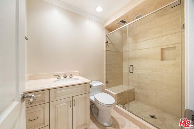 4949 Genesta Avenue 201, Encino (los Angeles), CA 91316