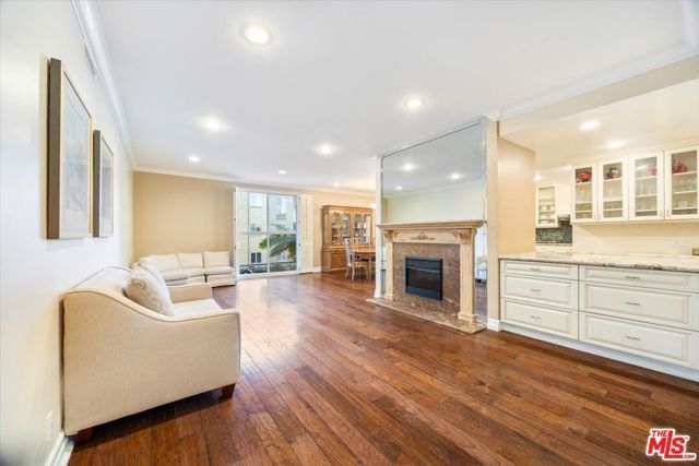 4949 Genesta Avenue 201, Encino (los Angeles), CA 91316