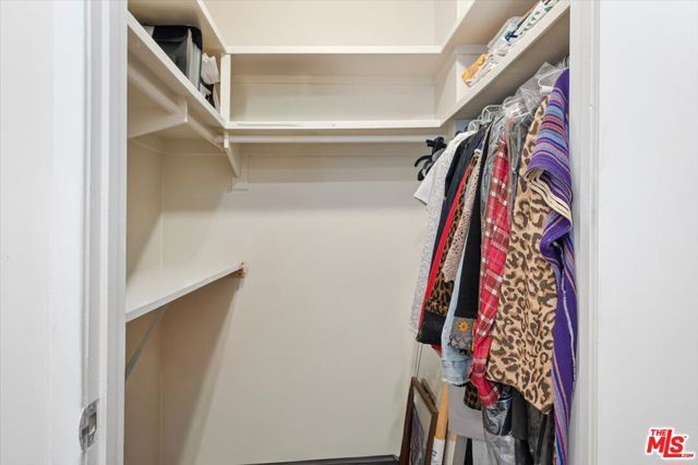 4949 Genesta Avenue 201, Encino (los Angeles), CA 91316