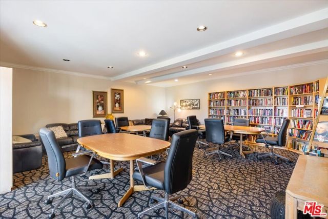 4949 Genesta Avenue 201, Encino (los Angeles), CA 91316