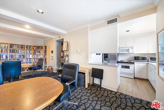 4949 Genesta Avenue 201, Encino (los Angeles), CA 91316