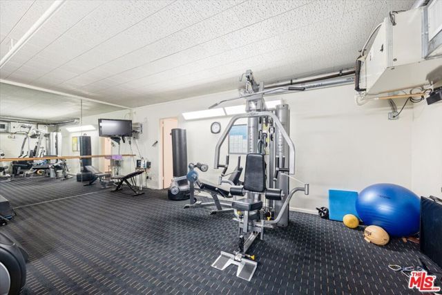 4949 Genesta Avenue 201, Encino (los Angeles), CA 91316