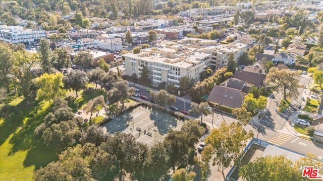 4949 Genesta Avenue 201, Encino (los Angeles), CA 91316