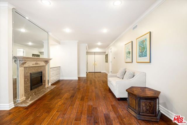 4949 Genesta Avenue 201, Encino (los Angeles), CA 91316