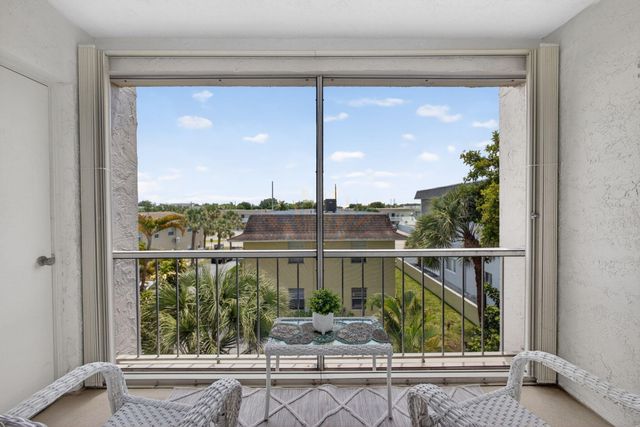 505 Spencer Drive 211, West Palm Beach, FL 33409