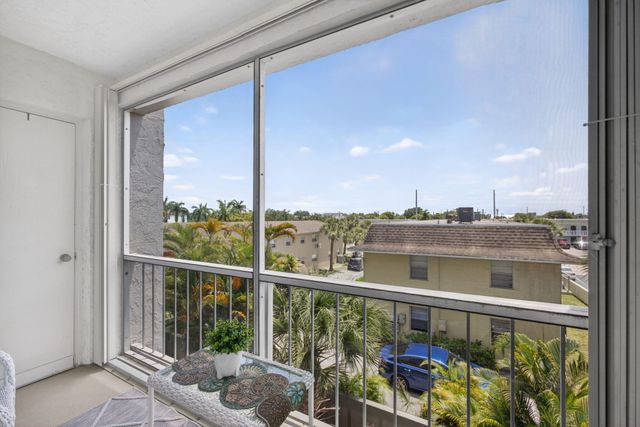505 Spencer Drive 211, West Palm Beach, FL 33409
