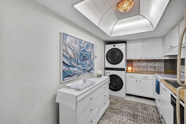 505 Spencer Drive 211, West Palm Beach, FL 33409