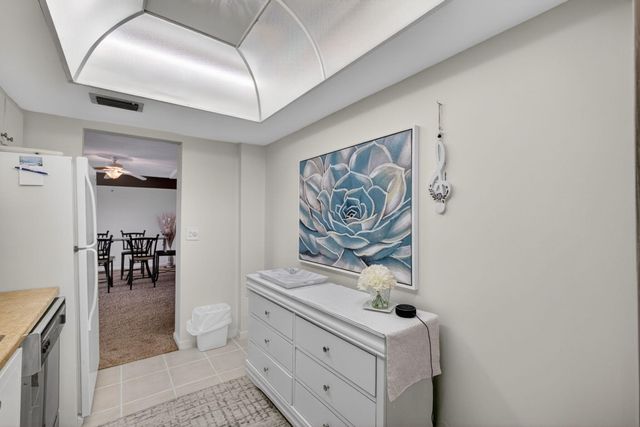 505 Spencer Drive 211, West Palm Beach, FL 33409
