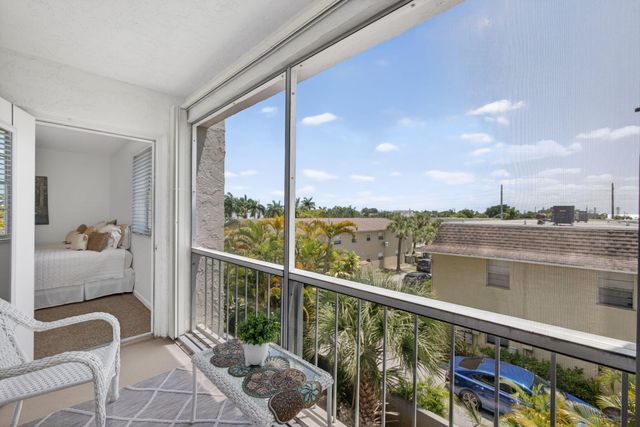 505 Spencer Drive 211, West Palm Beach, FL 33409