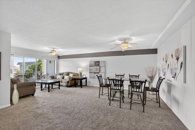 505 Spencer Drive 211, West Palm Beach, FL 33409