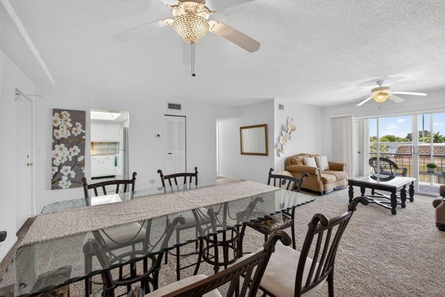 505 Spencer Drive 211, West Palm Beach, FL 33409