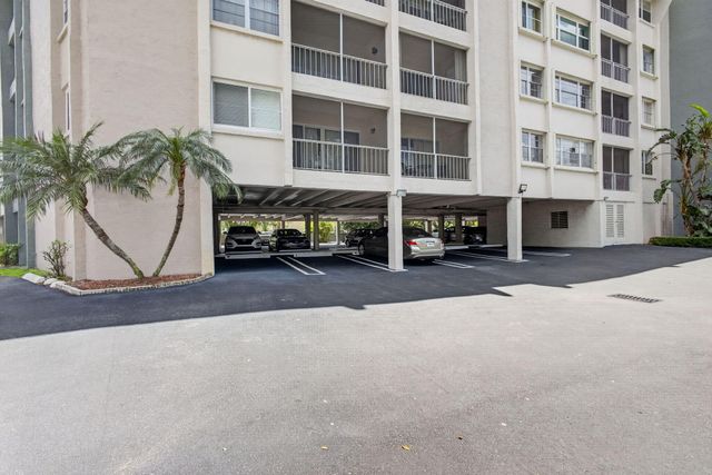 505 Spencer Drive 211, West Palm Beach, FL 33409