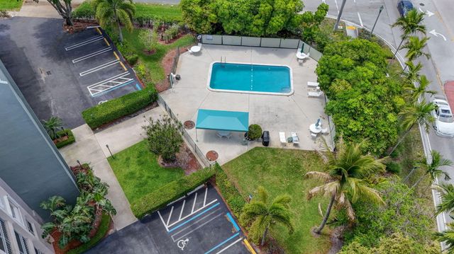 505 Spencer Drive 211, West Palm Beach, FL 33409