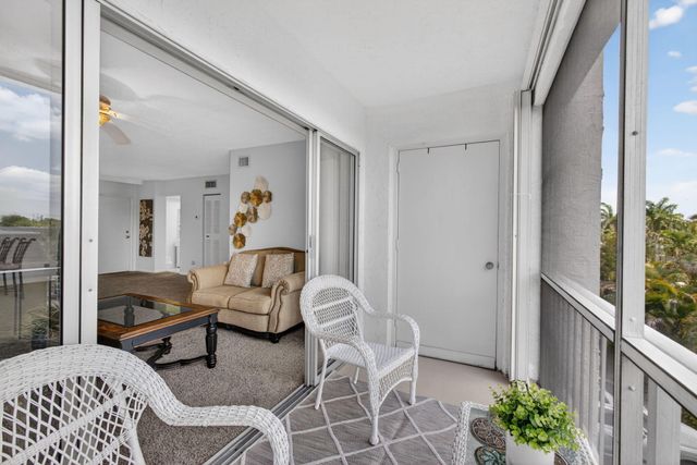505 Spencer Drive 211, West Palm Beach, FL 33409