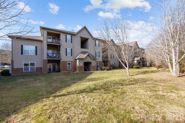 176 Brickton Village Circle 206, Fletcher, NC 28732