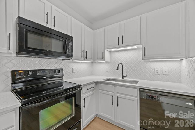 176 Brickton Village Circle 206, Fletcher, NC 28732