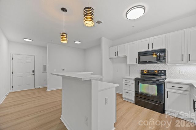 176 Brickton Village Circle 206, Fletcher, NC 28732