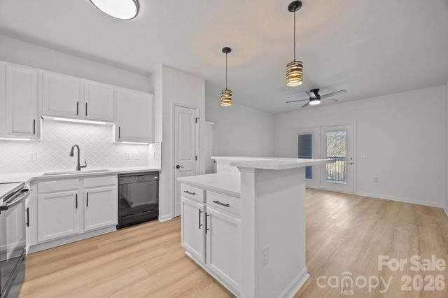 176 Brickton Village Circle 206, Fletcher, NC 28732