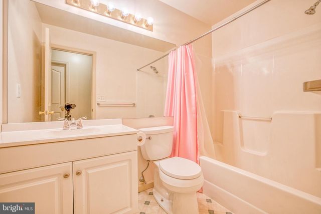 886 WOODRIDGE DR, Middletown, PA 17057