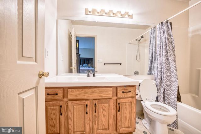 886 WOODRIDGE DR, Middletown, PA 17057