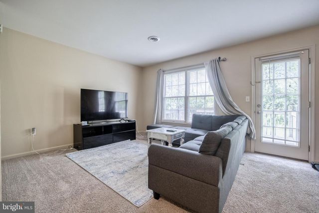 886 WOODRIDGE DR, Middletown, PA 17057