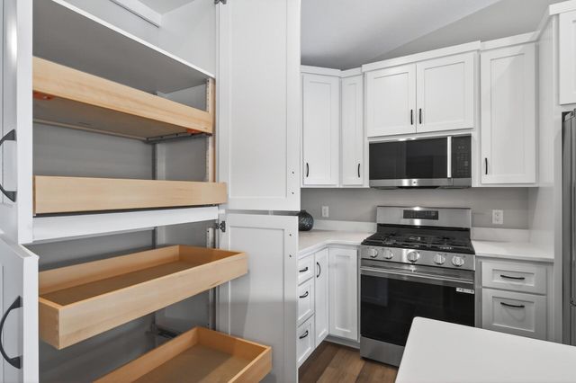 38639 Hawthorne Avenue, North Branch, MN 55056