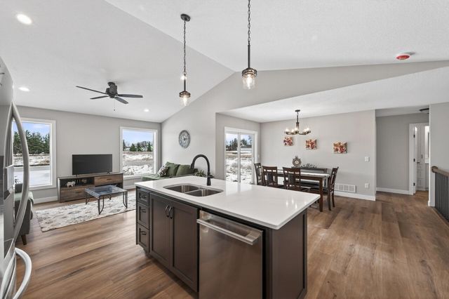 38639 Hawthorne Avenue, North Branch, MN 55056