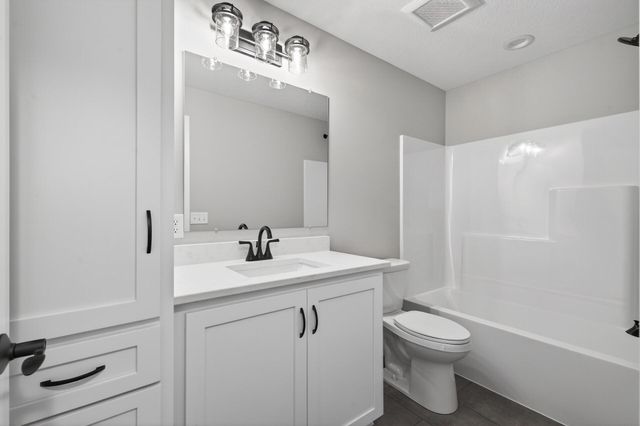 38639 Hawthorne Avenue, North Branch, MN 55056